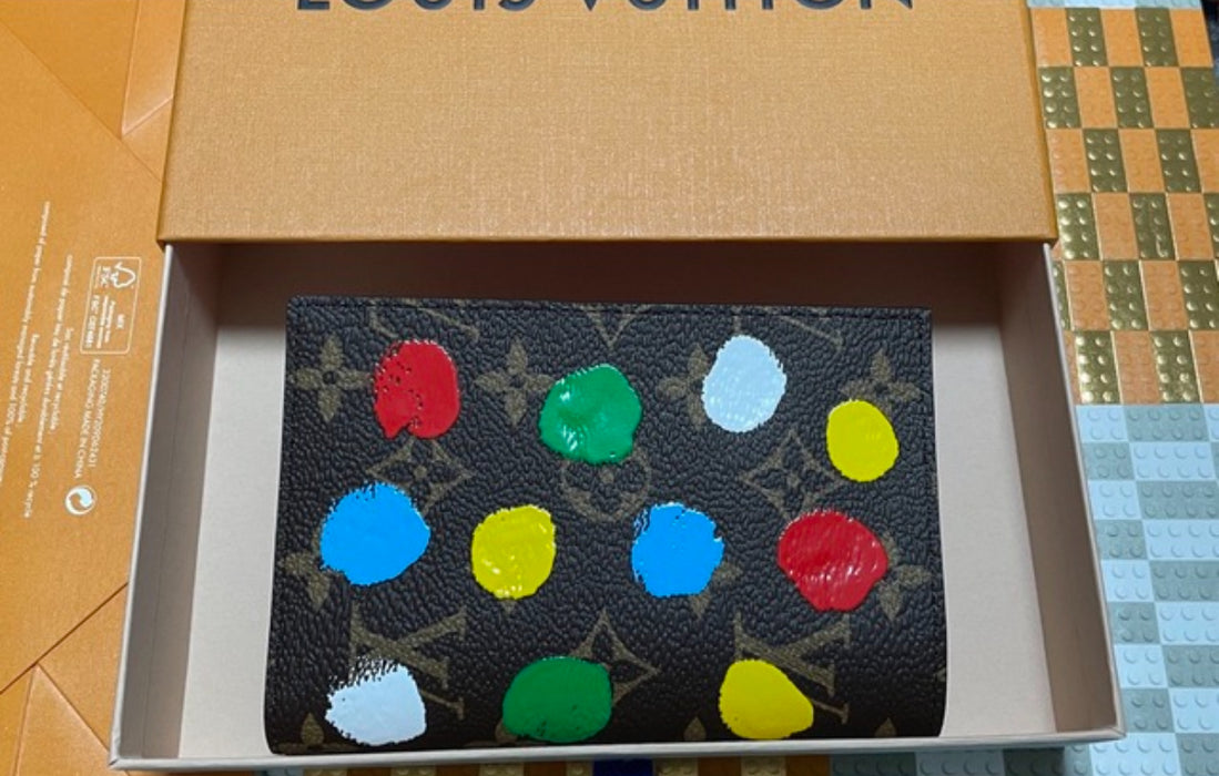 Louis Vuitton - Louis Vuitton x Yayoi Kusama Passport Cover (Used)